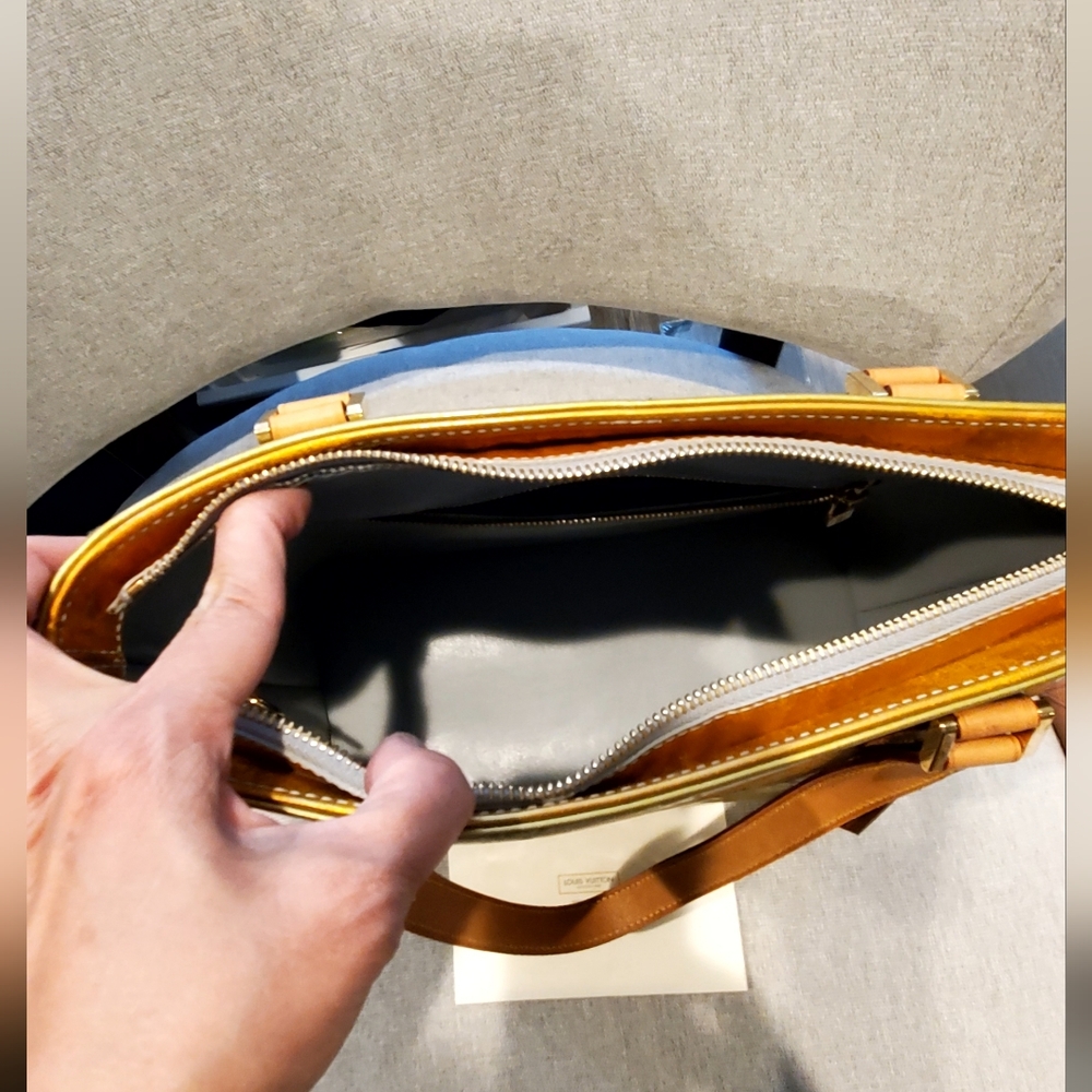 Louis Vuitton Gold  Vernis Tote - Picture 9 of 9